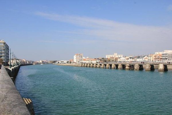 Plongez dans le monde des campings aux Sables d'Olonne
